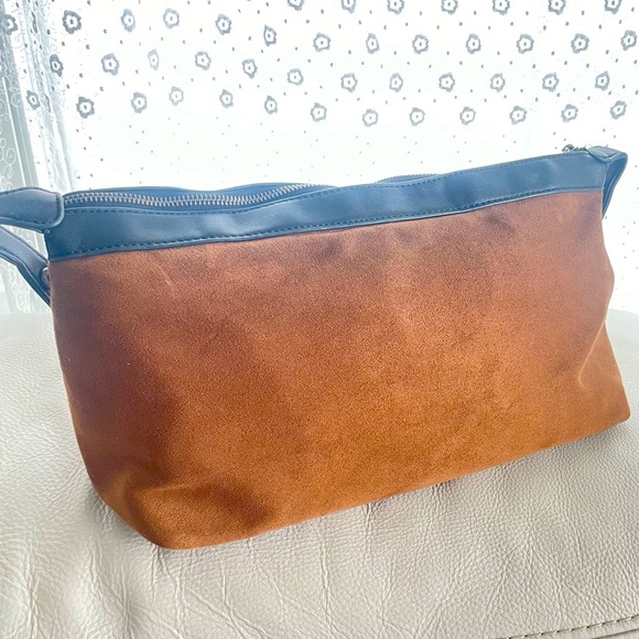 SONDRA ROBERT SQUARE BROWN POUCH BAG ZIPPER CLOSURE - Picture 1 of 15